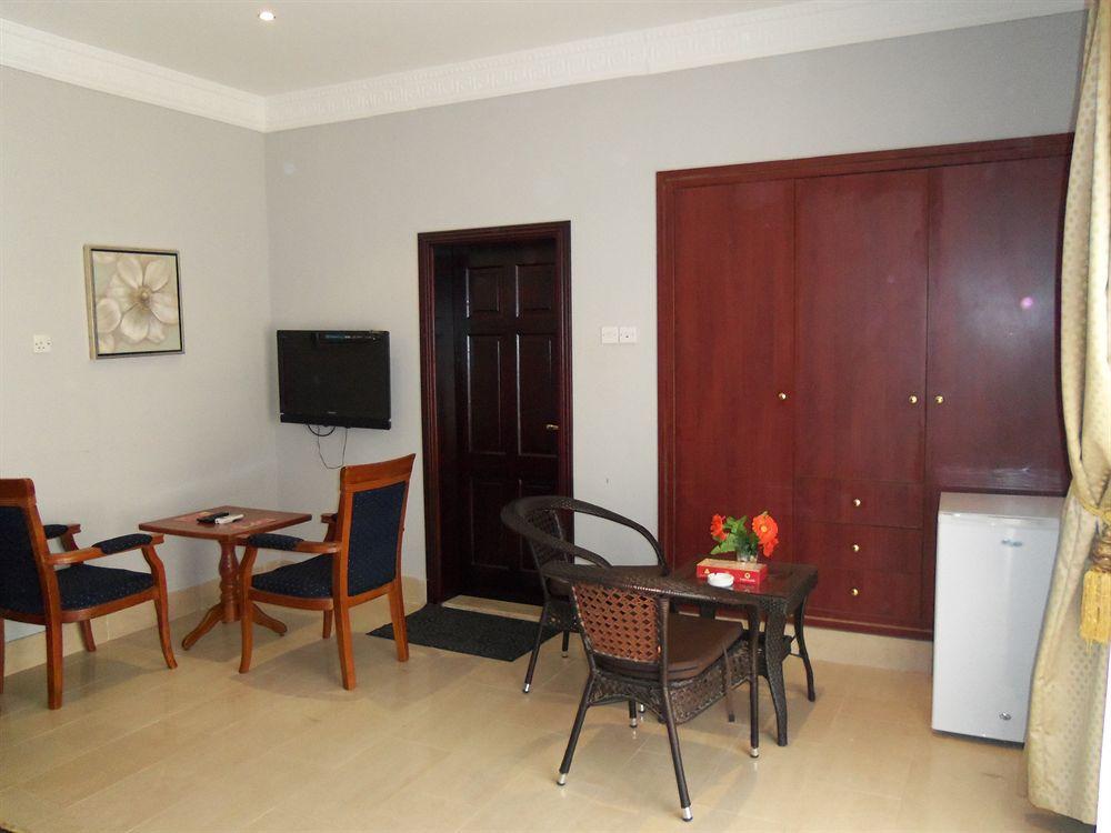 Royal Residence Hotel Apartments Umm el-Kajvajn Kültér fotó