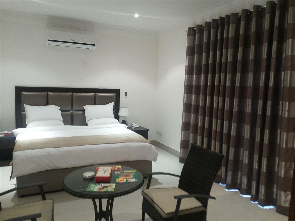 Royal Residence Hotel Apartments Umm el-Kajvajn Kültér fotó