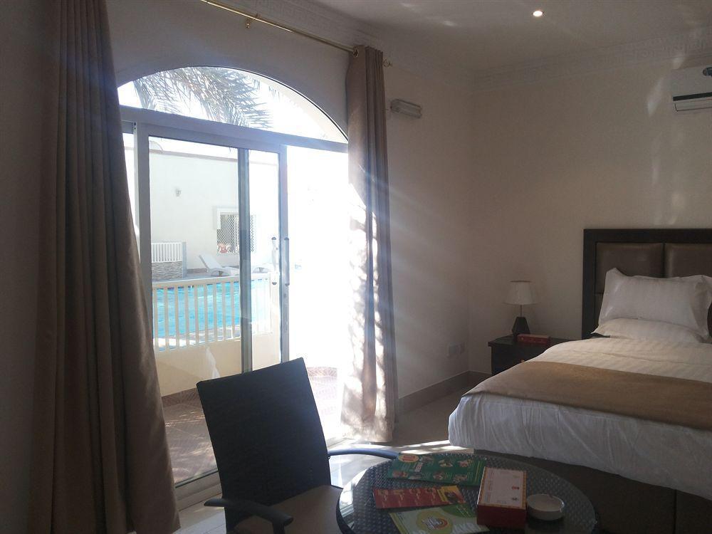 Royal Residence Hotel Apartments Umm el-Kajvajn Kültér fotó