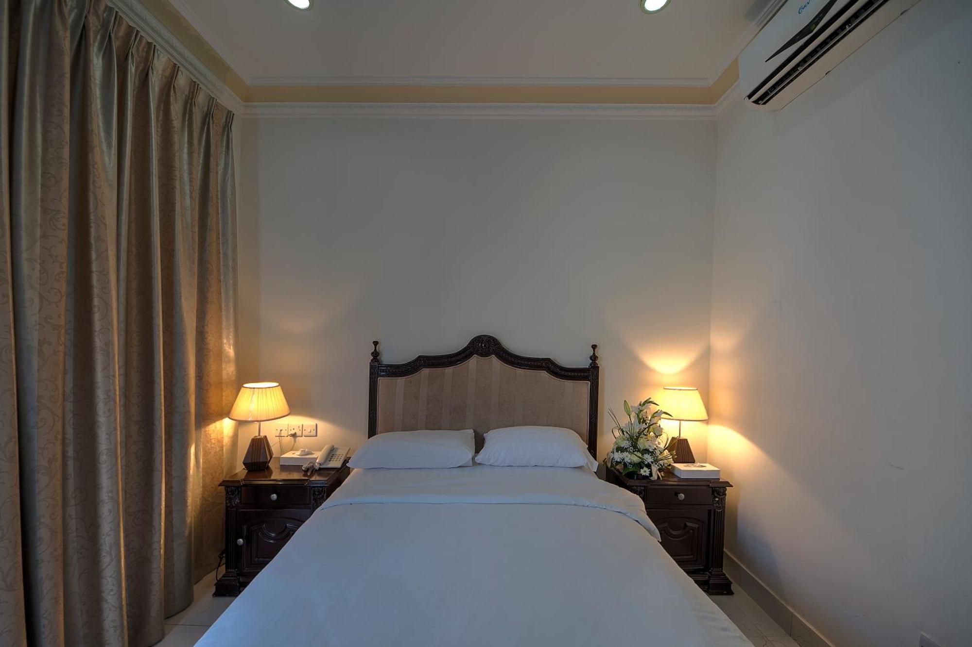 Royal Residence Hotel Apartments Umm el-Kajvajn Kültér fotó