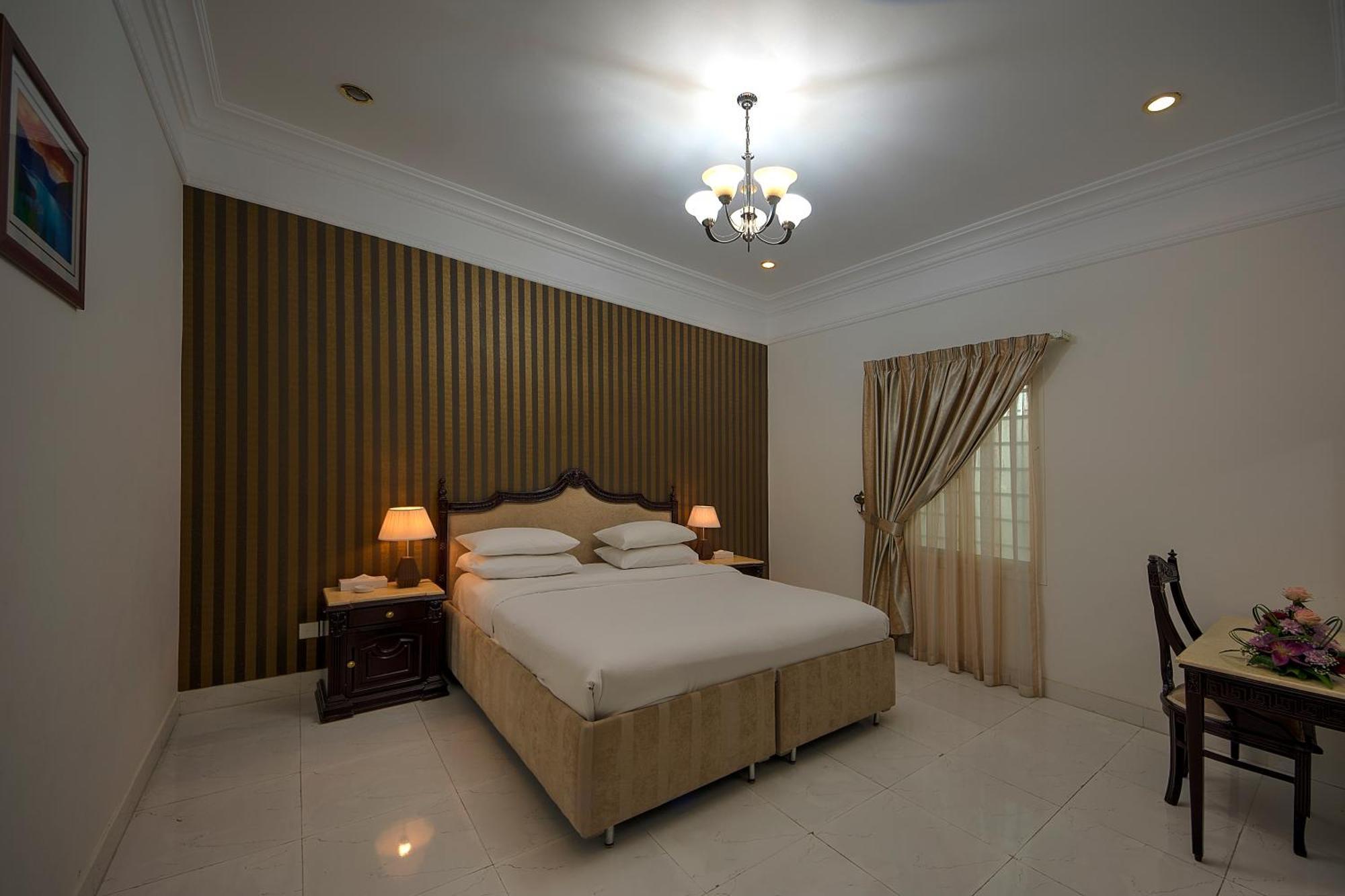 Royal Residence Hotel Apartments Umm el-Kajvajn Kültér fotó
