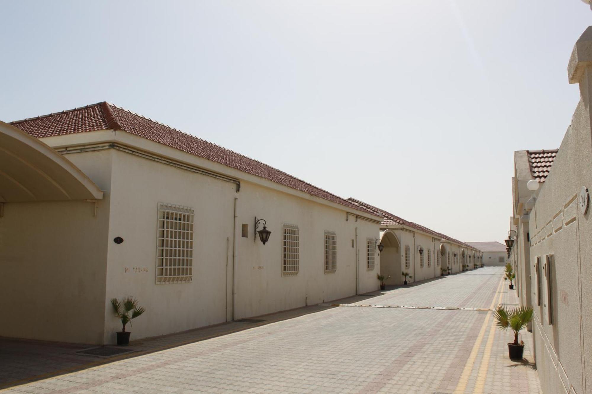 Royal Residence Hotel Apartments Umm el-Kajvajn Kültér fotó