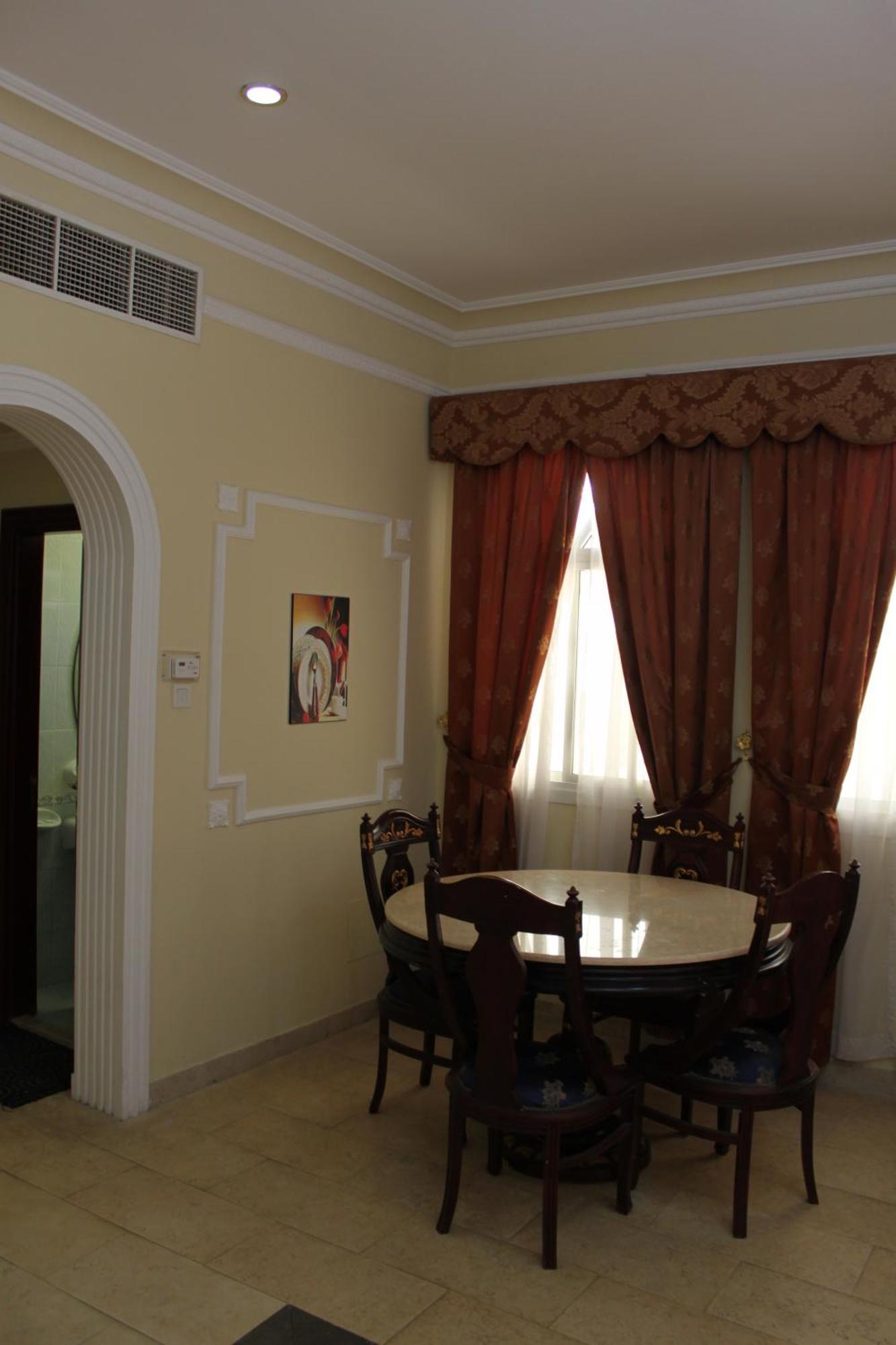 Royal Residence Hotel Apartments Umm el-Kajvajn Kültér fotó