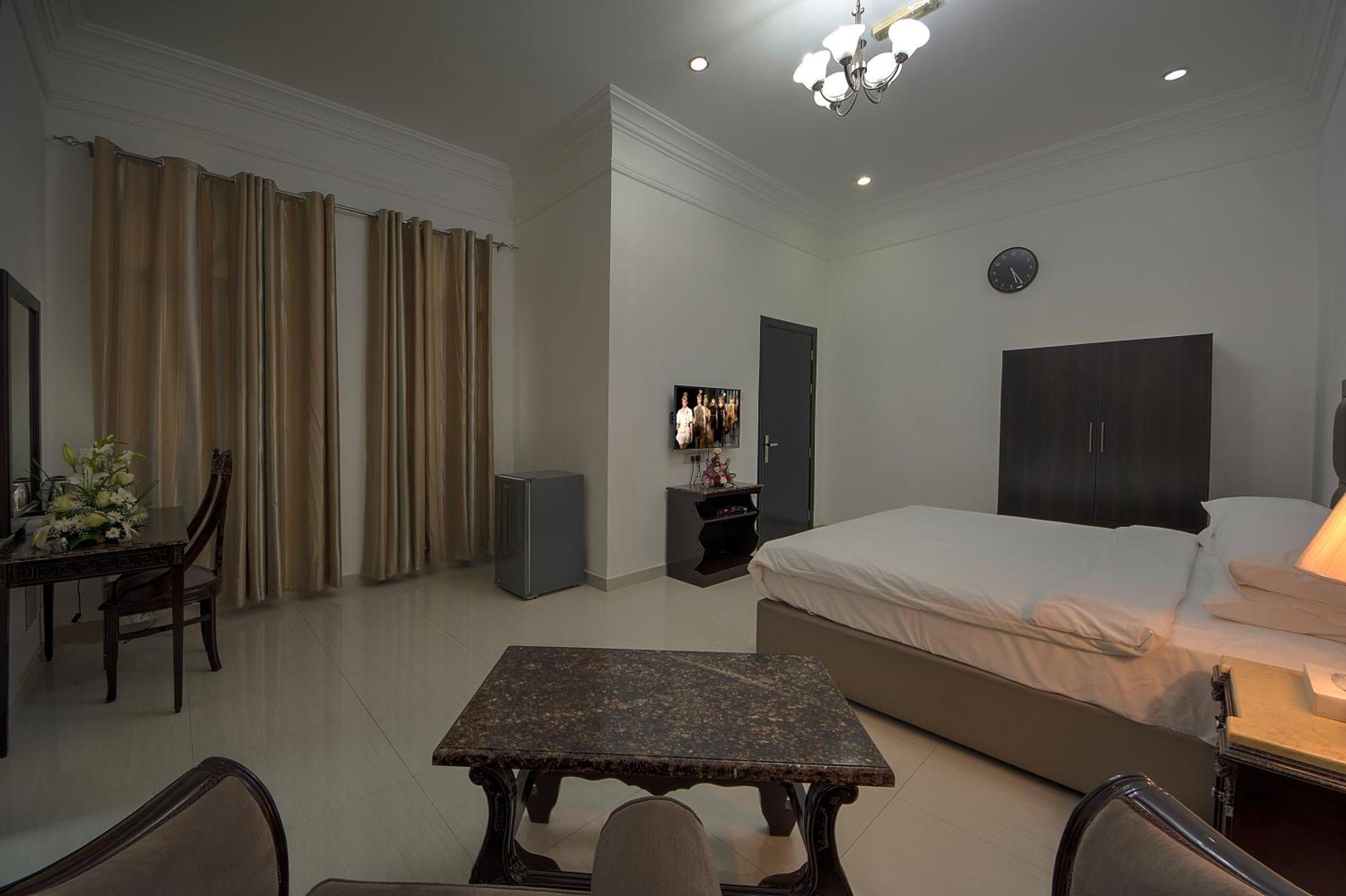 Royal Residence Hotel Apartments Umm el-Kajvajn Kültér fotó