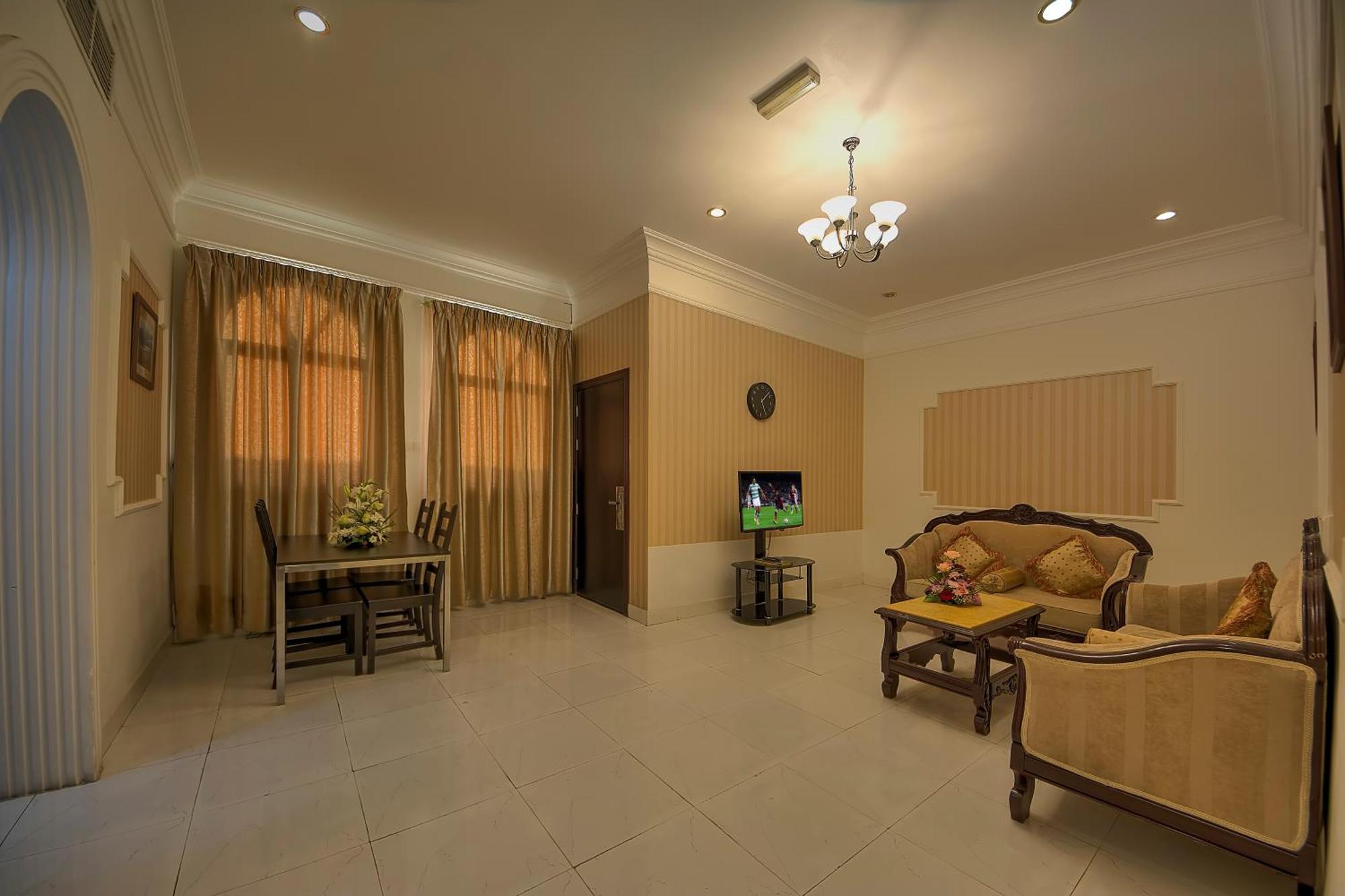 Royal Residence Hotel Apartments Umm el-Kajvajn Kültér fotó