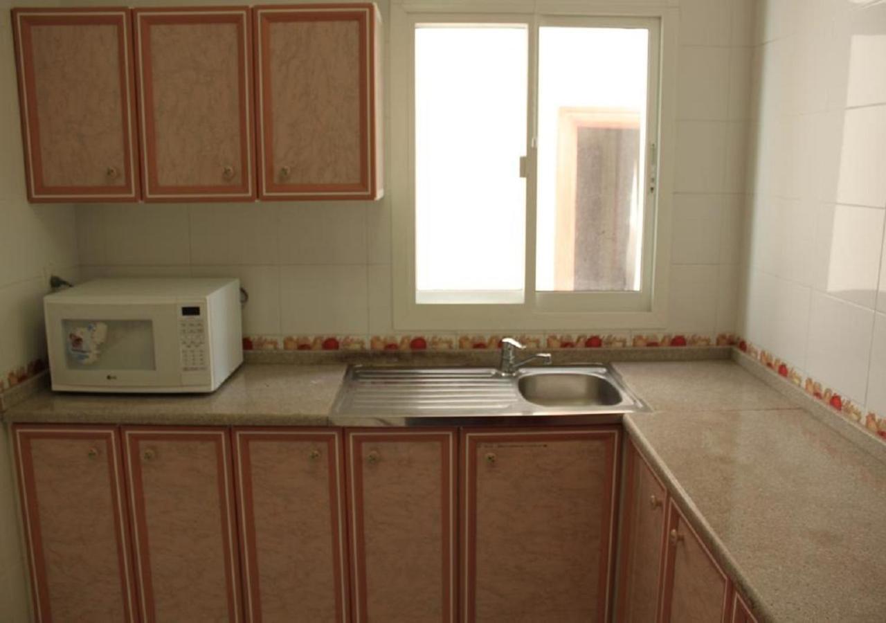 Royal Residence Hotel Apartments Umm el-Kajvajn Kültér fotó